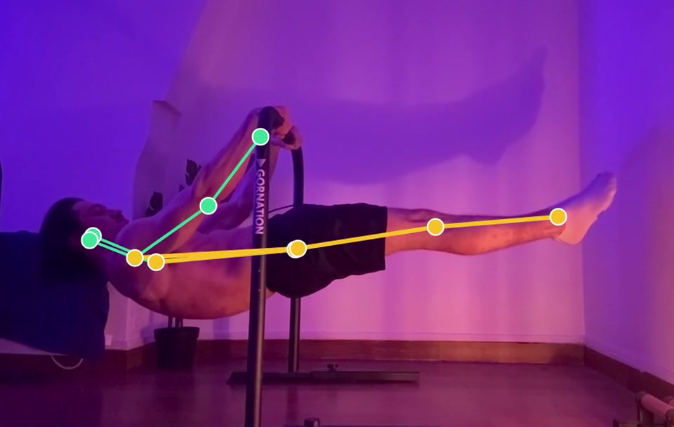 Front lever held from the side with the CaliLens skeleton overlay, legs flagged in yellow, scored 97.2